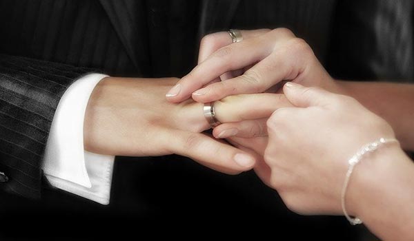 Your Guide to Buying a Wedding Ring from a Pawn Shop