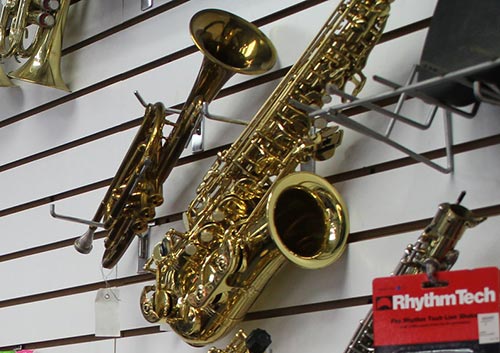 Musical instruments in Azusa Pawn