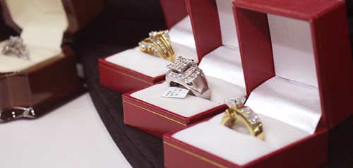 Best place to buy golden ring in Azusa, California