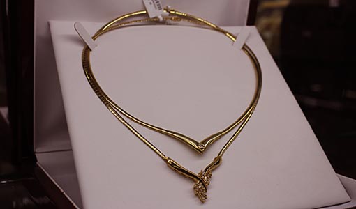 Best Place To Pawn Your Gold Necklaces and Chains Near Covina