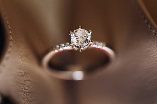 Buying a Diamond Ring From a Pawn Shop (A Guide)